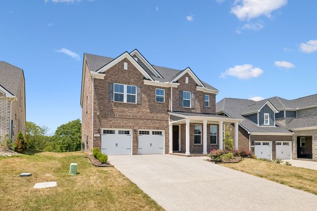 209 Pin High Dr, Mount Juliet, TN 37122