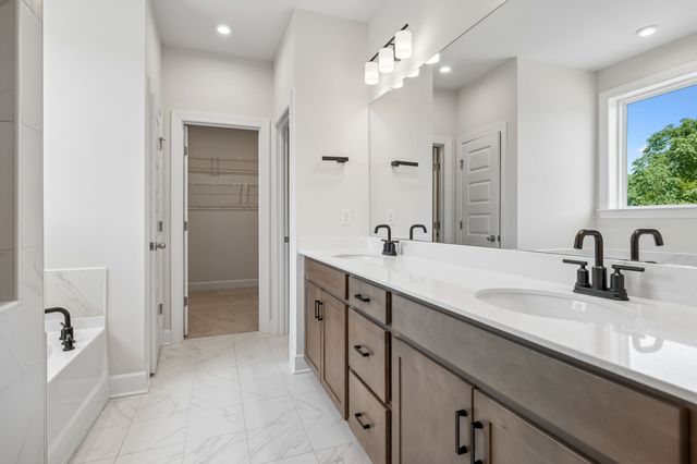 209 Pin High Dr, Mount Juliet, TN 37122