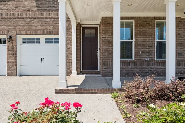 209 Pin High Dr, Mount Juliet, TN 37122