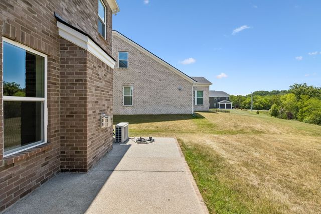 209 Pin High Dr, Mount Juliet, TN 37122
