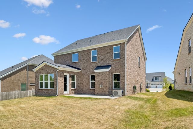 209 Pin High Dr, Mount Juliet, TN 37122