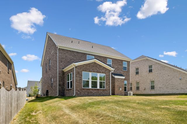 209 Pin High Dr, Mount Juliet, TN 37122