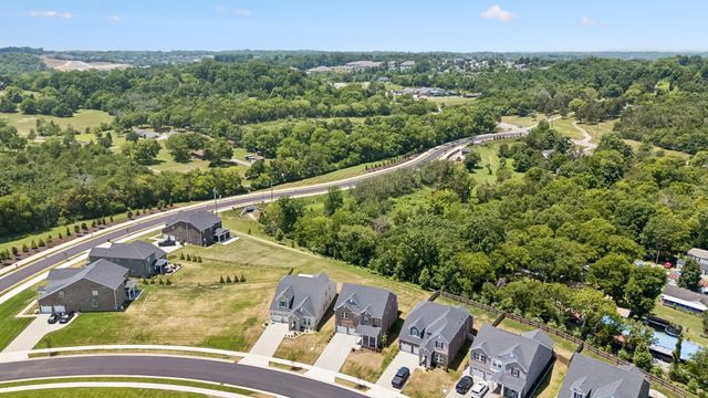 209 Pin High Dr, Mount Juliet, TN 37122