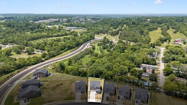209 Pin High Dr, Mount Juliet, TN 37122