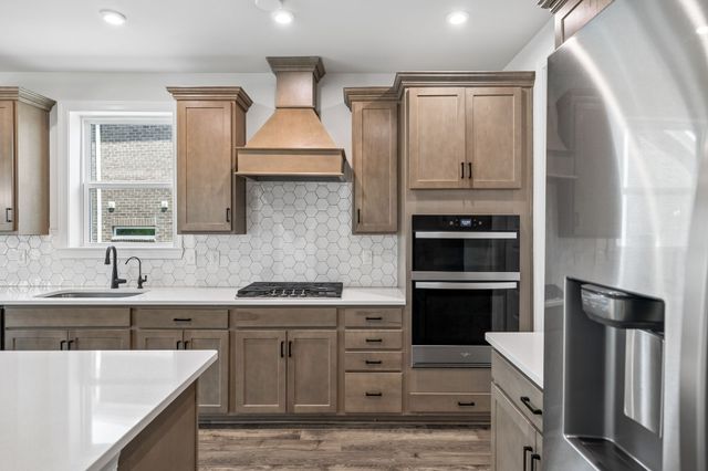 209 Pin High Dr, Mount Juliet, TN 37122