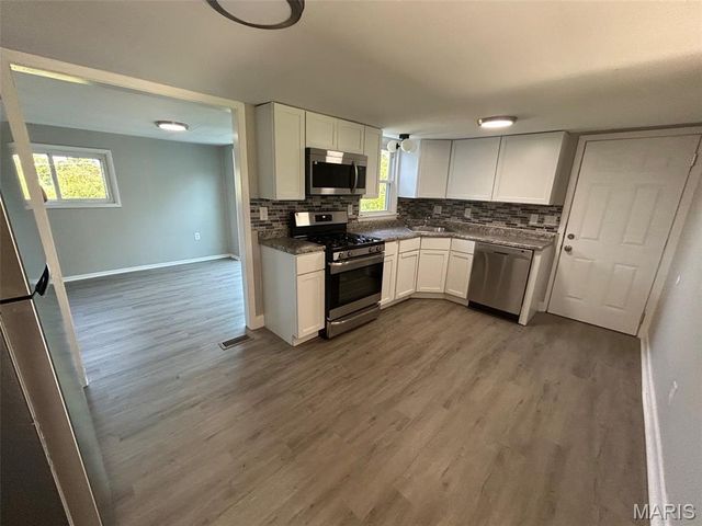 324 Ames Place, Ferguson, MO 63135