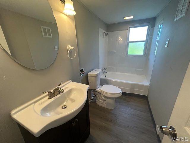 324 Ames Place, Ferguson, MO 63135
