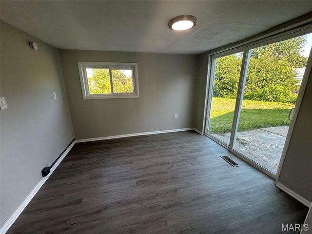 324 Ames Place, Ferguson, MO 63135