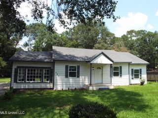902 Seminary Street Street, Mccomb, MS 39648