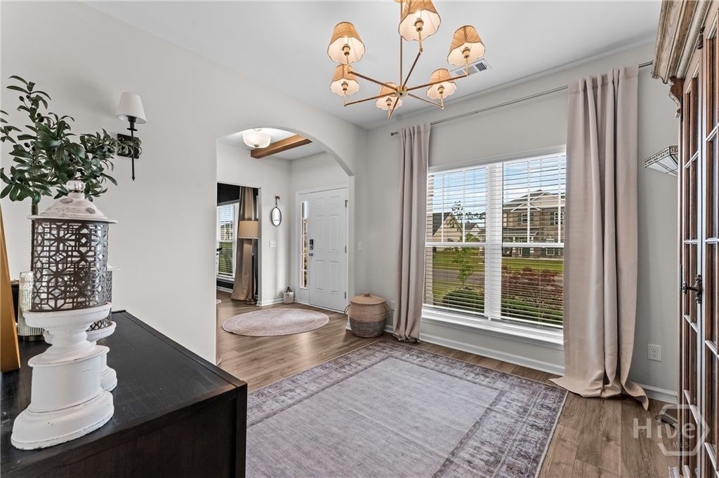 Image 11 of property listing at 101 Telford Street, Savannah, GA 31322