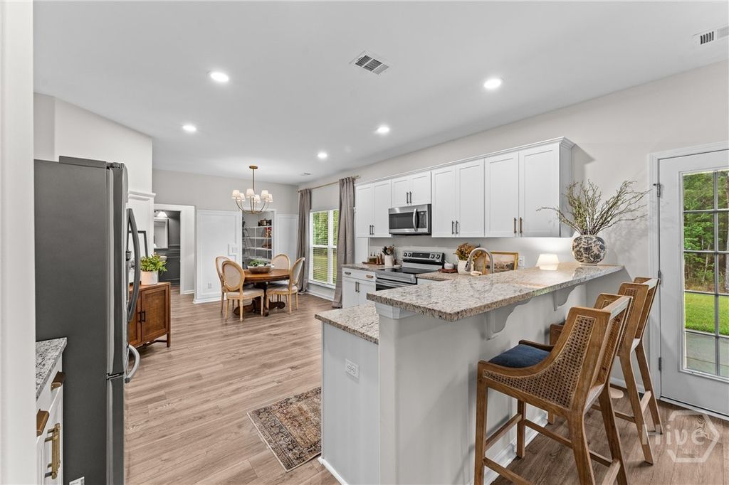 Image 16 of property listing at 101 Telford Street, Savannah, GA 31322