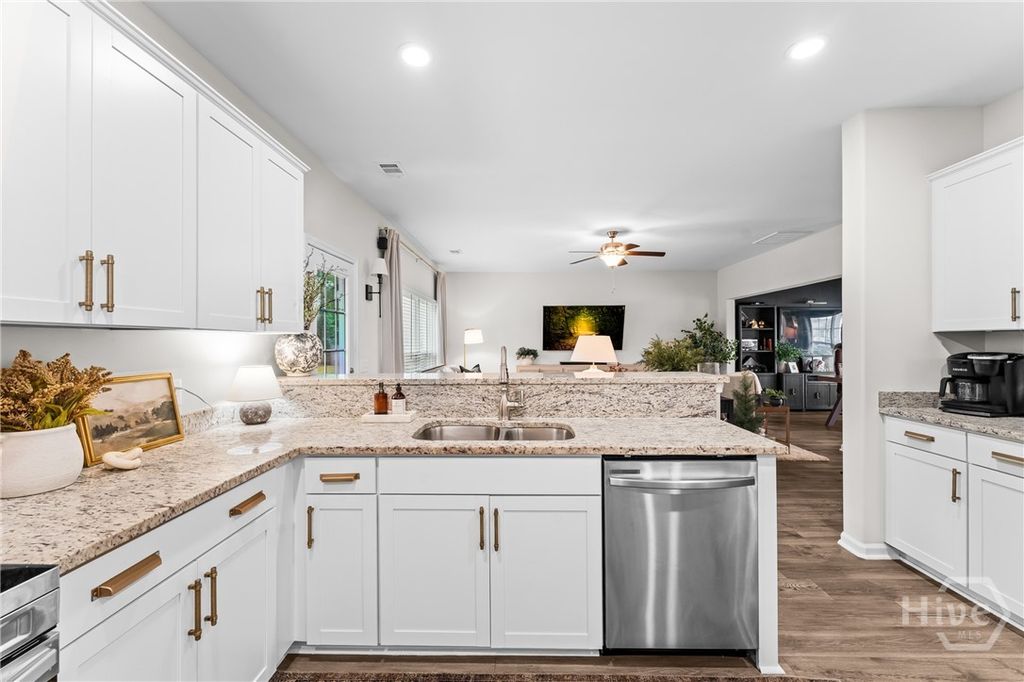 Image 17 of property listing at 101 Telford Street, Savannah, GA 31322