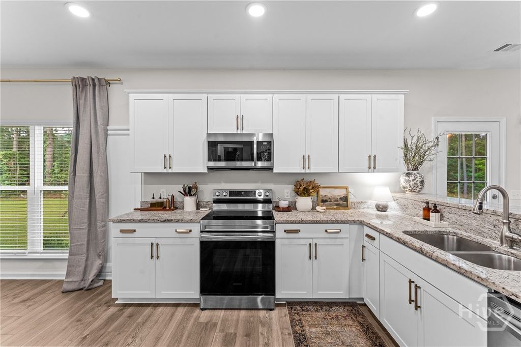 Image 19 of property listing at 101 Telford Street, Savannah, GA 31322