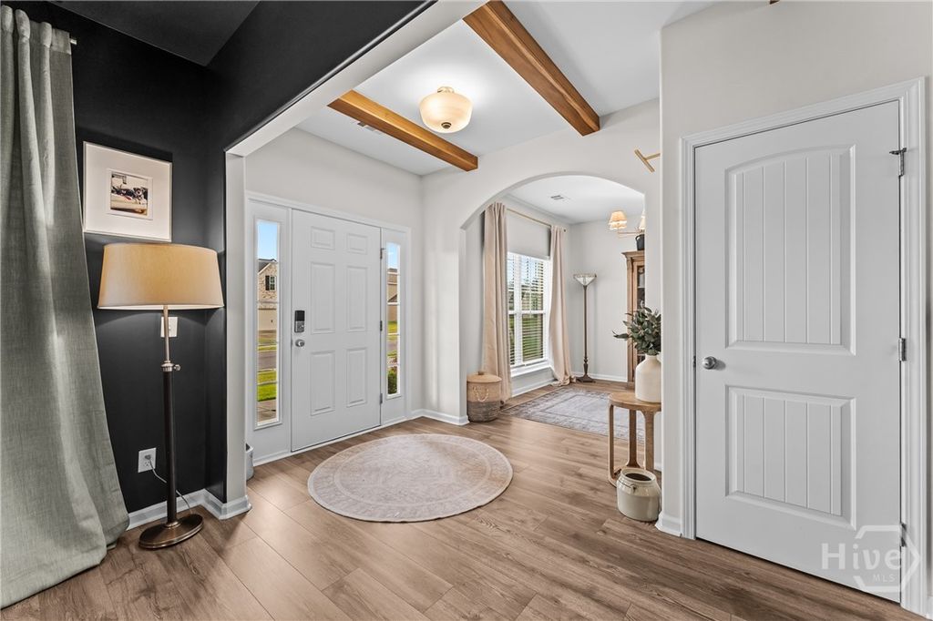 Image 7 of property listing at 101 Telford Street, Savannah, GA 31322