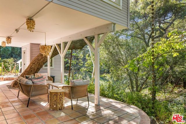 21714 Encina Road, Topanga, CA 90290
