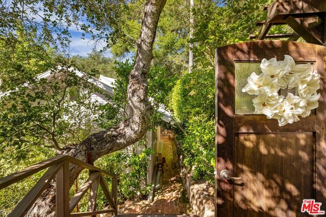 21714 Encina Road, Topanga, CA 90290