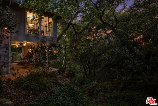 21714 Encina Road, Topanga, CA 90290