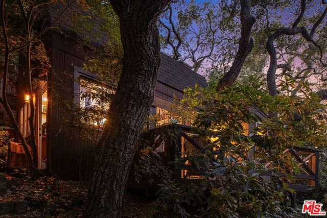 21714 Encina Road, Topanga, CA 90290