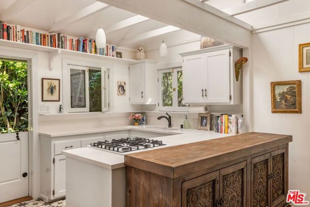 21714 Encina Road, Topanga, CA 90290