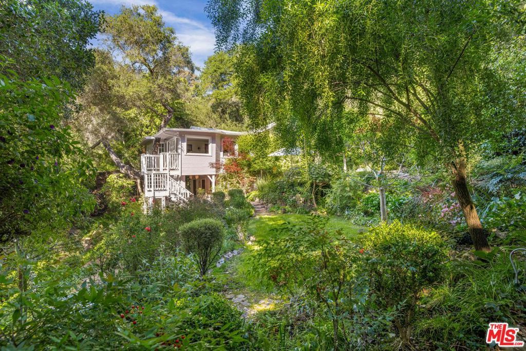 21714 Encina Road, Topanga, CA 90290