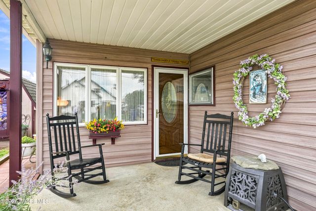 17 W Sail Drive, Little Egg Harbor, NJ 08087