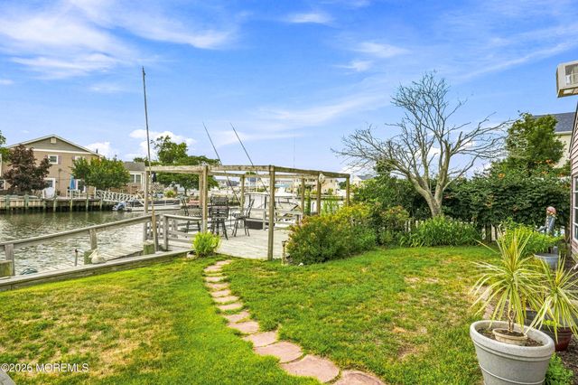17 W Sail Drive, Little Egg Harbor, NJ 08087