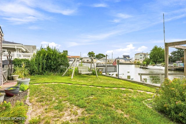 17 W Sail Drive, Little Egg Harbor, NJ 08087