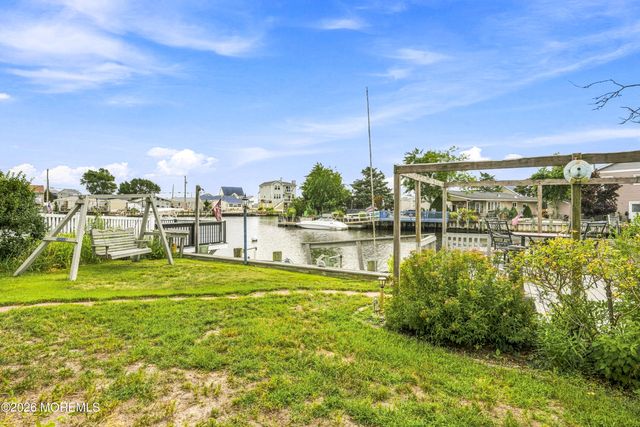 17 W Sail Drive, Little Egg Harbor, NJ 08087
