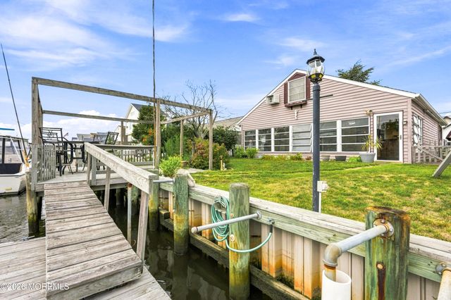 17 W Sail Drive, Little Egg Harbor, NJ 08087