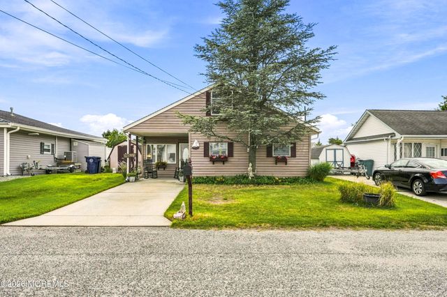 17 W Sail Drive, Little Egg Harbor, NJ 08087