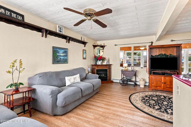 17 W Sail Drive, Little Egg Harbor, NJ 08087