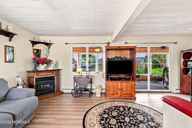 17 W Sail Drive, Little Egg Harbor, NJ 08087