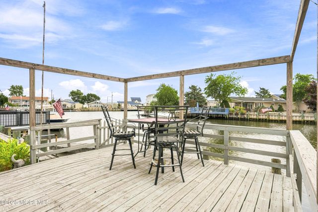 17 W Sail Drive, Little Egg Harbor, NJ 08087