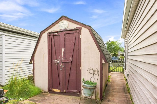 17 W Sail Drive, Little Egg Harbor, NJ 08087