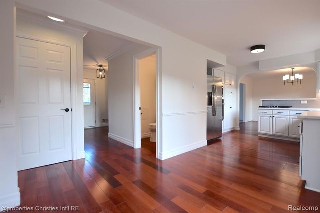 4217 Covered Bridge Road, Bloomfield Hills, MI 48302