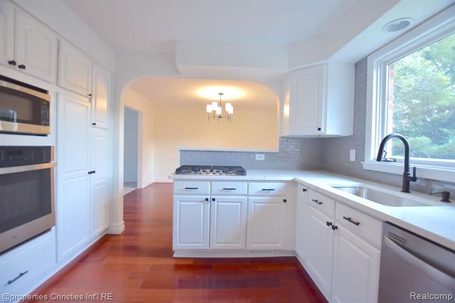 4217 Covered Bridge Road, Bloomfield Hills, MI 48302