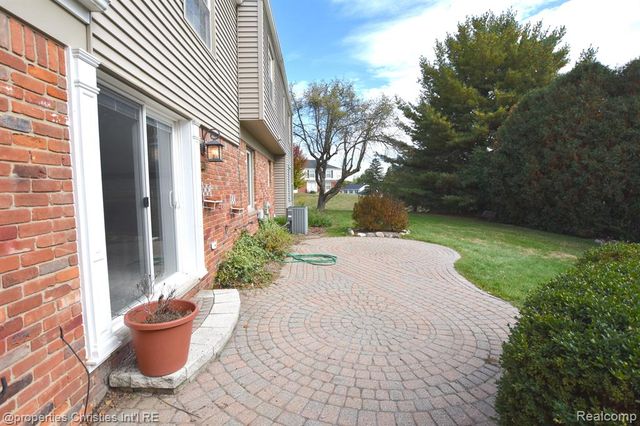 4217 Covered Bridge Road, Bloomfield Hills, MI 48302