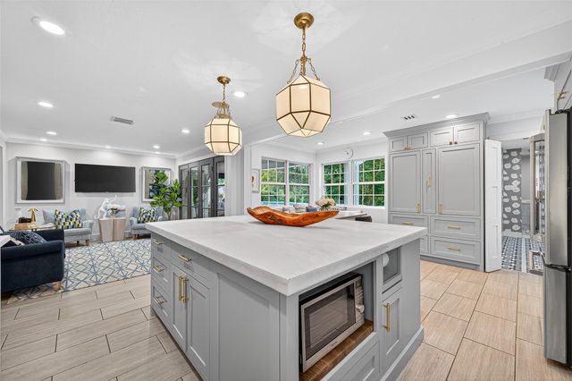 415 Ramblewood Road, Houston, TX 77079