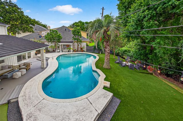 415 Ramblewood Road, Houston, TX 77079