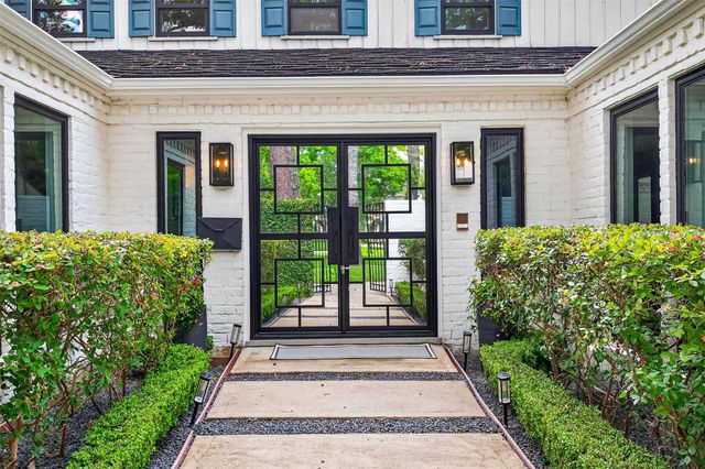 415 Ramblewood Road, Houston, TX 77079