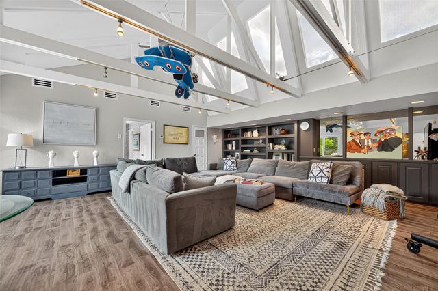 415 Ramblewood Road, Houston, TX 77079