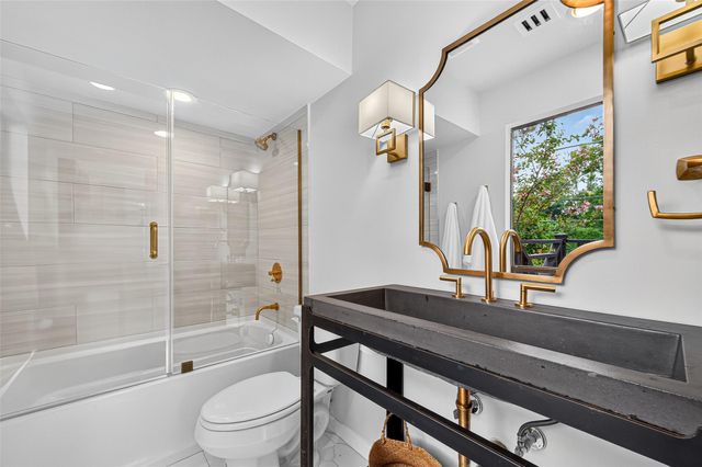 415 Ramblewood Road, Houston, TX 77079