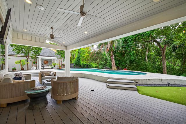 415 Ramblewood Road, Houston, TX 77079