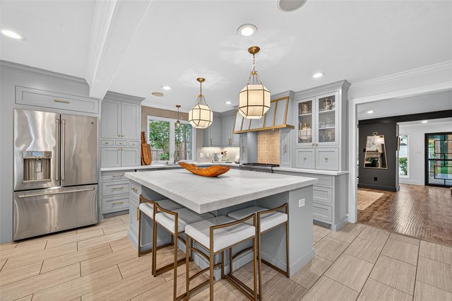 415 Ramblewood Road, Houston, TX 77079