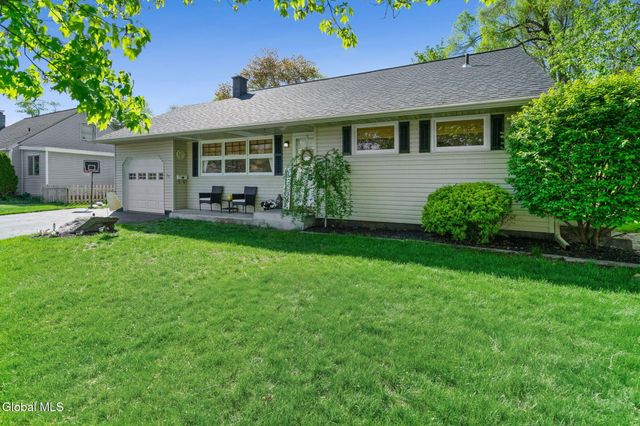 33 Terry Avenue, Guilderland, NY 12303