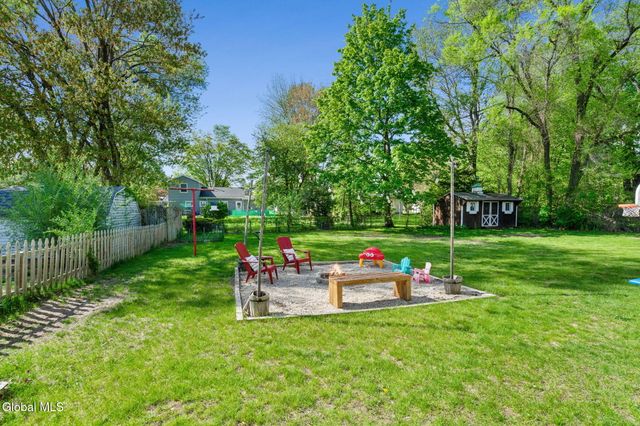 33 Terry Avenue, Guilderland, NY 12303