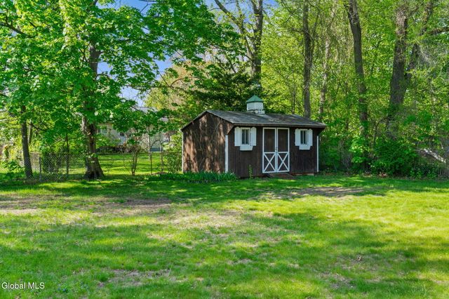 33 Terry Avenue, Guilderland, NY 12303