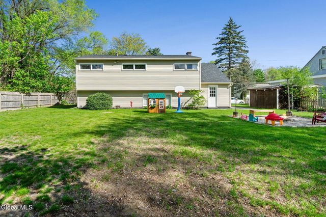 33 Terry Avenue, Guilderland, NY 12303