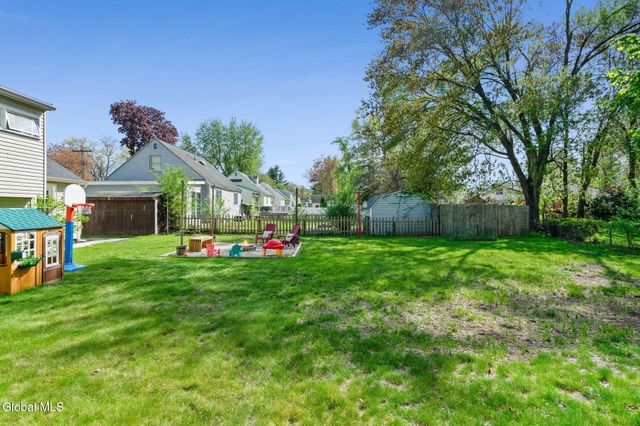 33 Terry Avenue, Guilderland, NY 12303