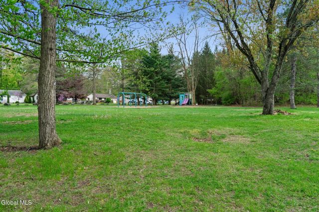 33 Terry Avenue, Guilderland, NY 12303